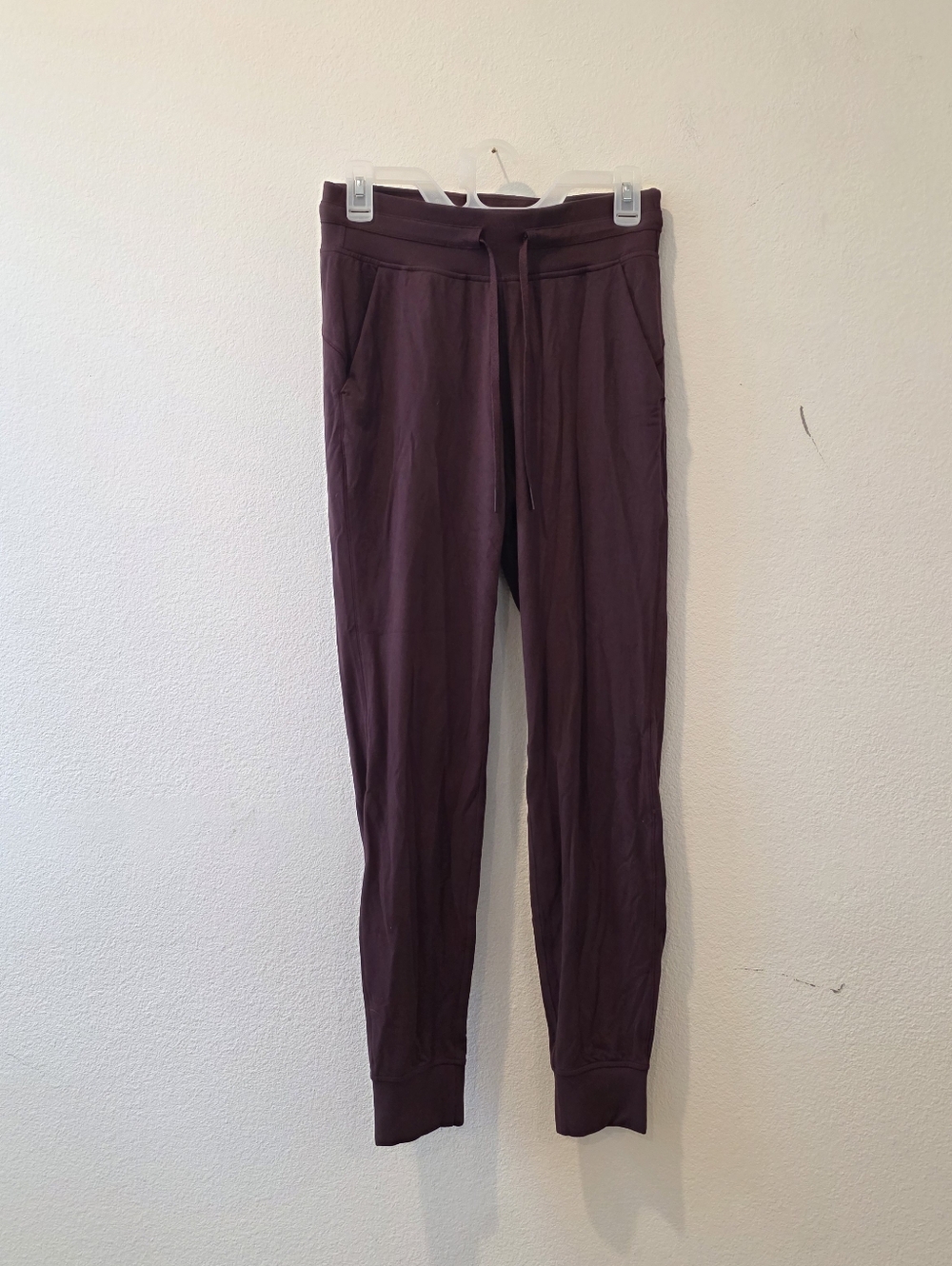 Lululemon Jogger Pants in Deep Plum Sz6